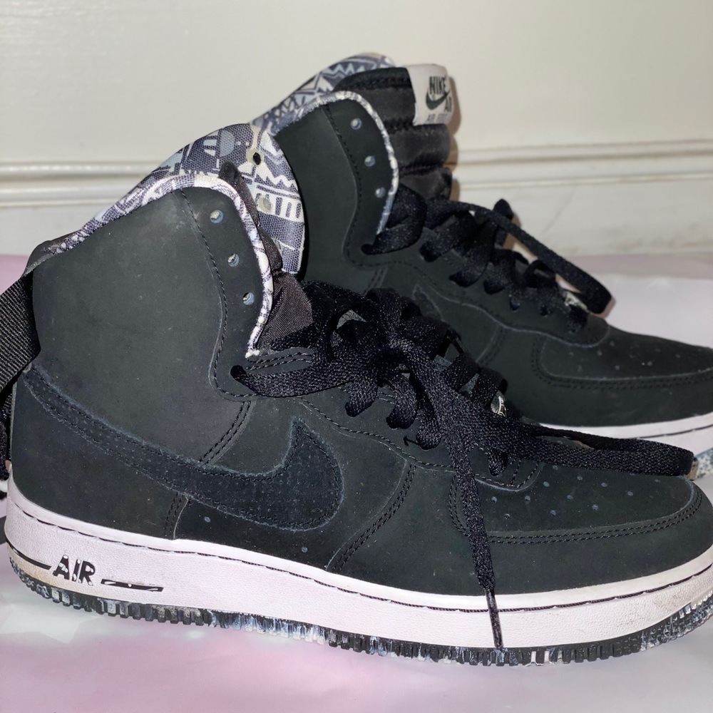 Black nike air forces